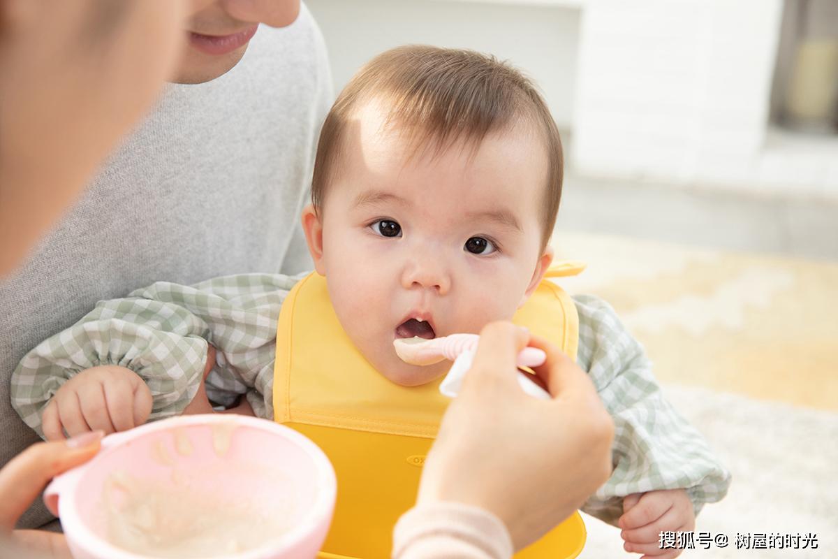 五个月婴儿米粉的适量摄入，了解宝宝饮食成长的关键